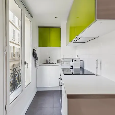 Bright Studio Close To Eiffel Tower In The 7th * פריז
