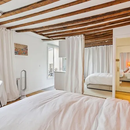 Bright Studio Close To Eiffel Tower In The 7th